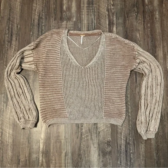 Free People When It Rains V-Neck Sweater - SIZE MEDIUM - Picture 15 of 16
